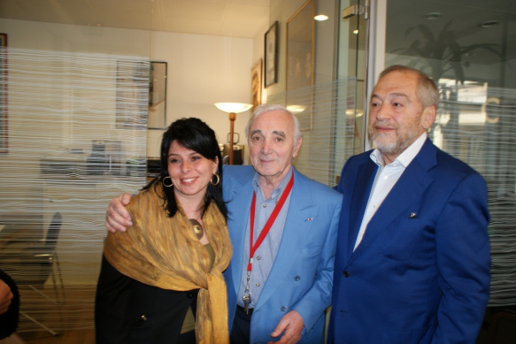 Շառլ Ազնավուրի և Լևոն Հայրապետյանի հետ Փարիզ