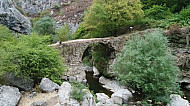 Հունոտի կիրճի հին կամուրջը   The old bridge of Hunot gorge